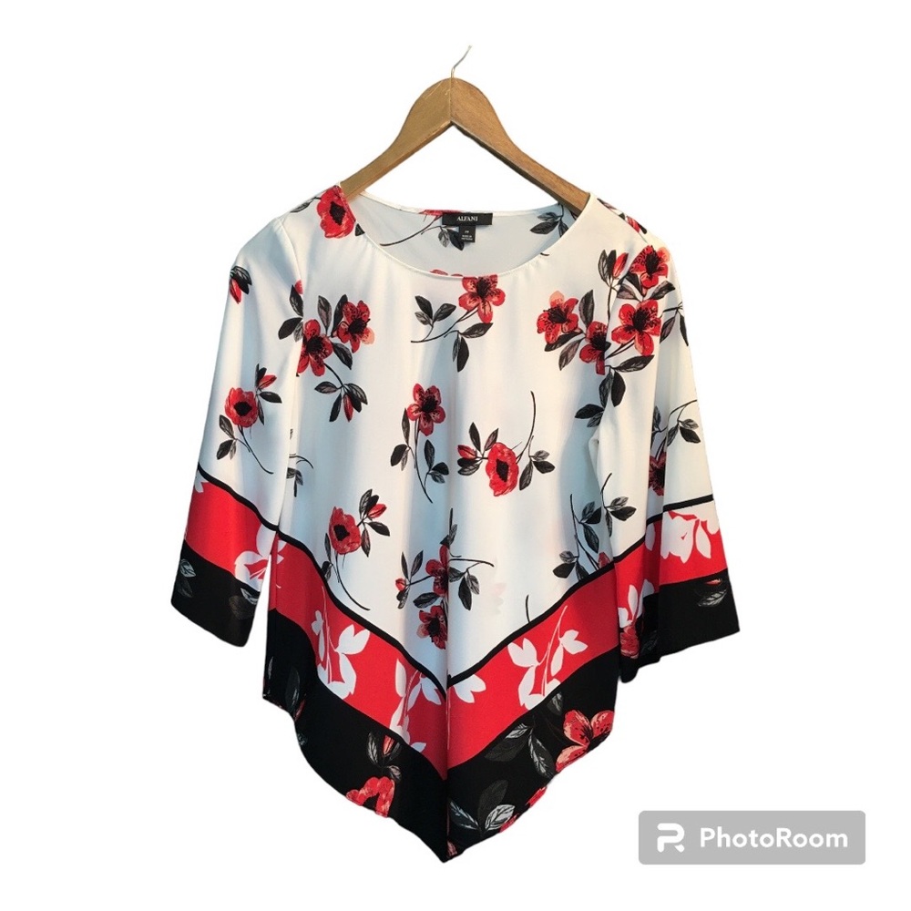 Alfani Handkerchief White Floral Top in Petite/Petite
